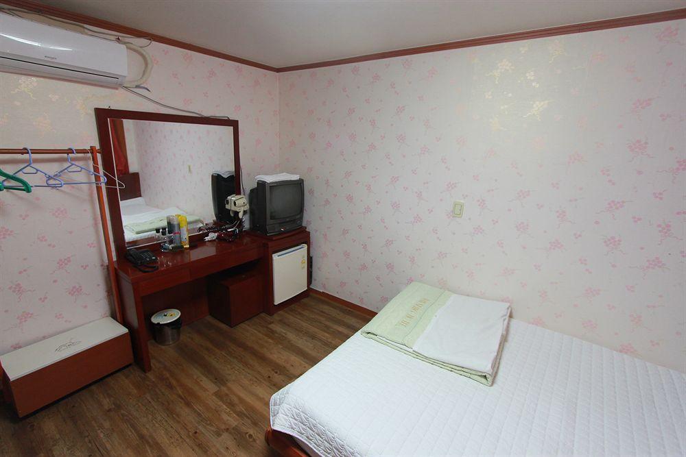 Business Hotel Busan Station מראה חיצוני תמונה