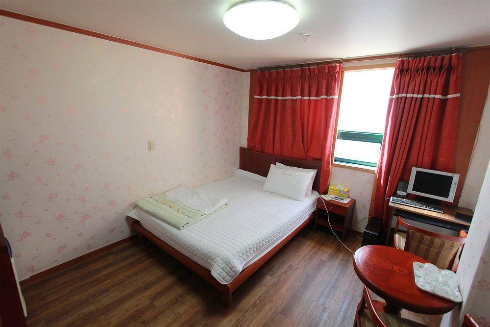 Business Hotel Busan Station מראה חיצוני תמונה