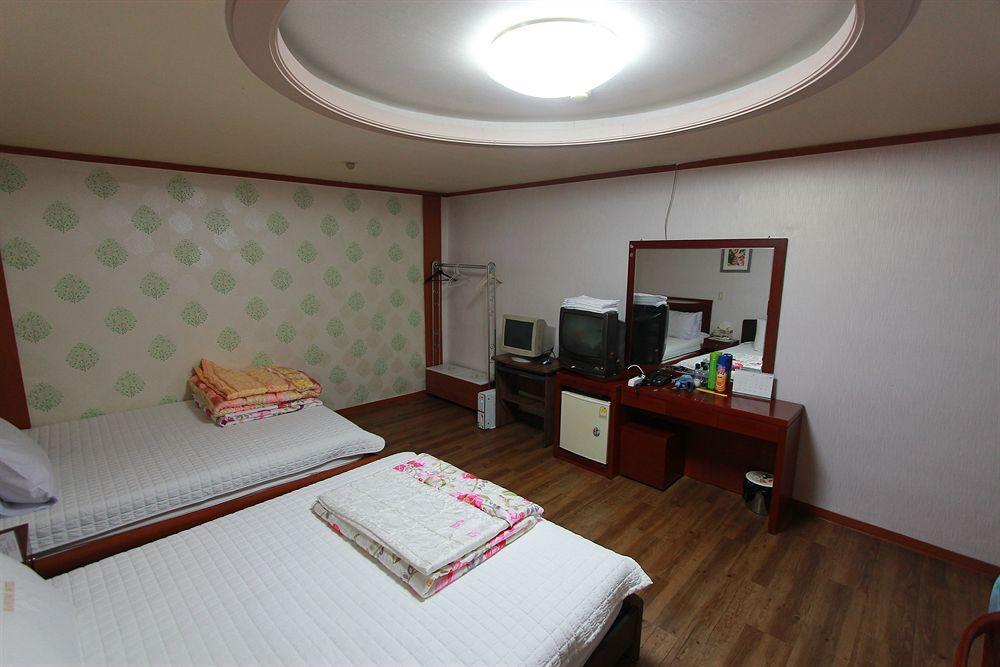 Business Hotel Busan Station מראה חיצוני תמונה