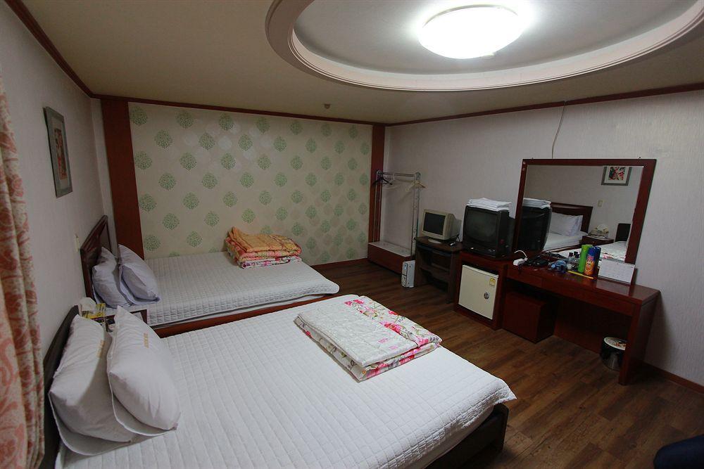Business Hotel Busan Station מראה חיצוני תמונה